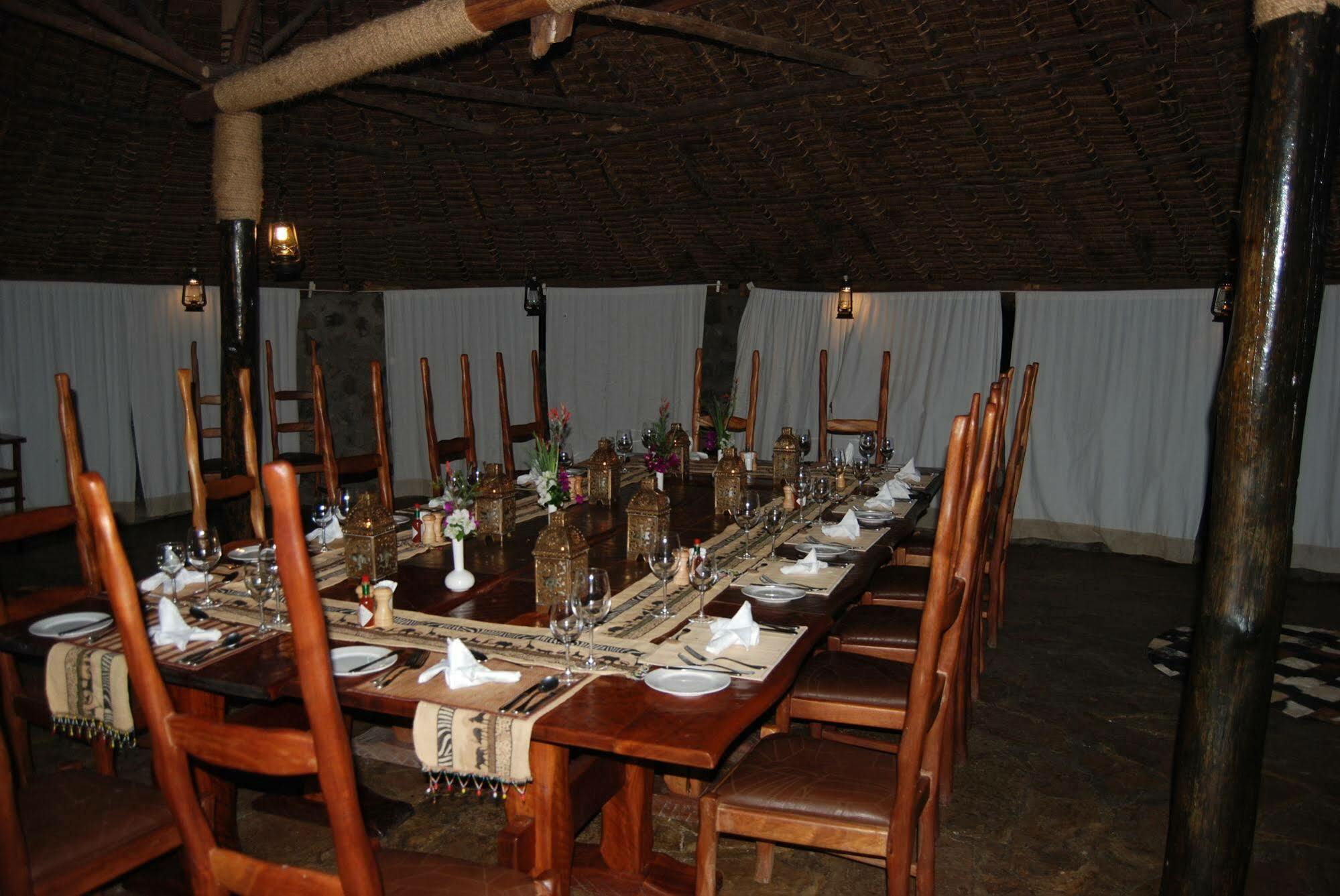 Mbweha Camp Hotel Elmenteita Eksteriør billede